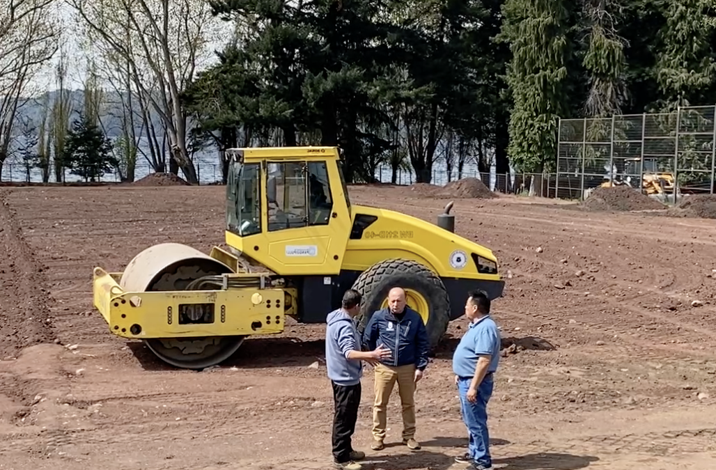 Alcalde Valdivia supervisó mejoras históricas del Estadio de Coñaripe